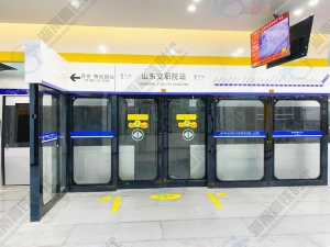 单轨交通系统如何应对恶劣天气的影响？